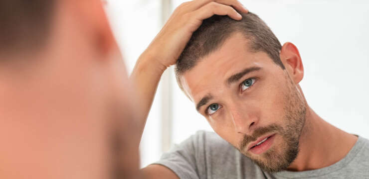 Les cheveux poussent-ils après la simulation capillaire ?